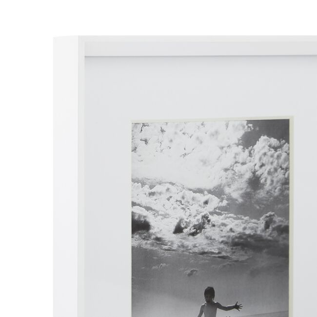 8x10" REINE WHITE Wood Bevelled Frame