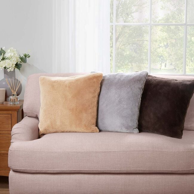 CHATHAM FUR CAPPUCINO 45x45 Cushion