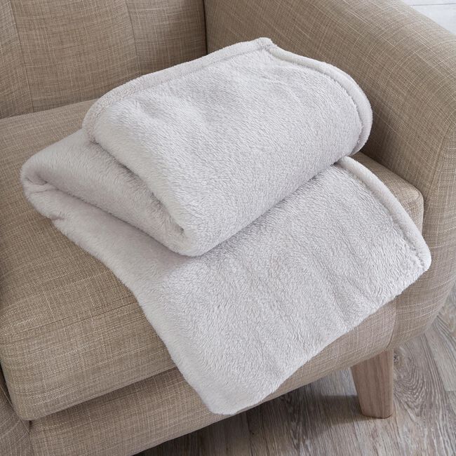 Nicole Day Fleece Throw 150cm x 180cm 
