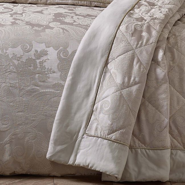 Catherine Lansfield Opulent Jacquard Bedspread