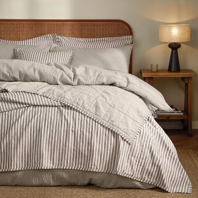 YARD HEBDEN STRIPE MOLE/STONE 150x200cm Bedspread 