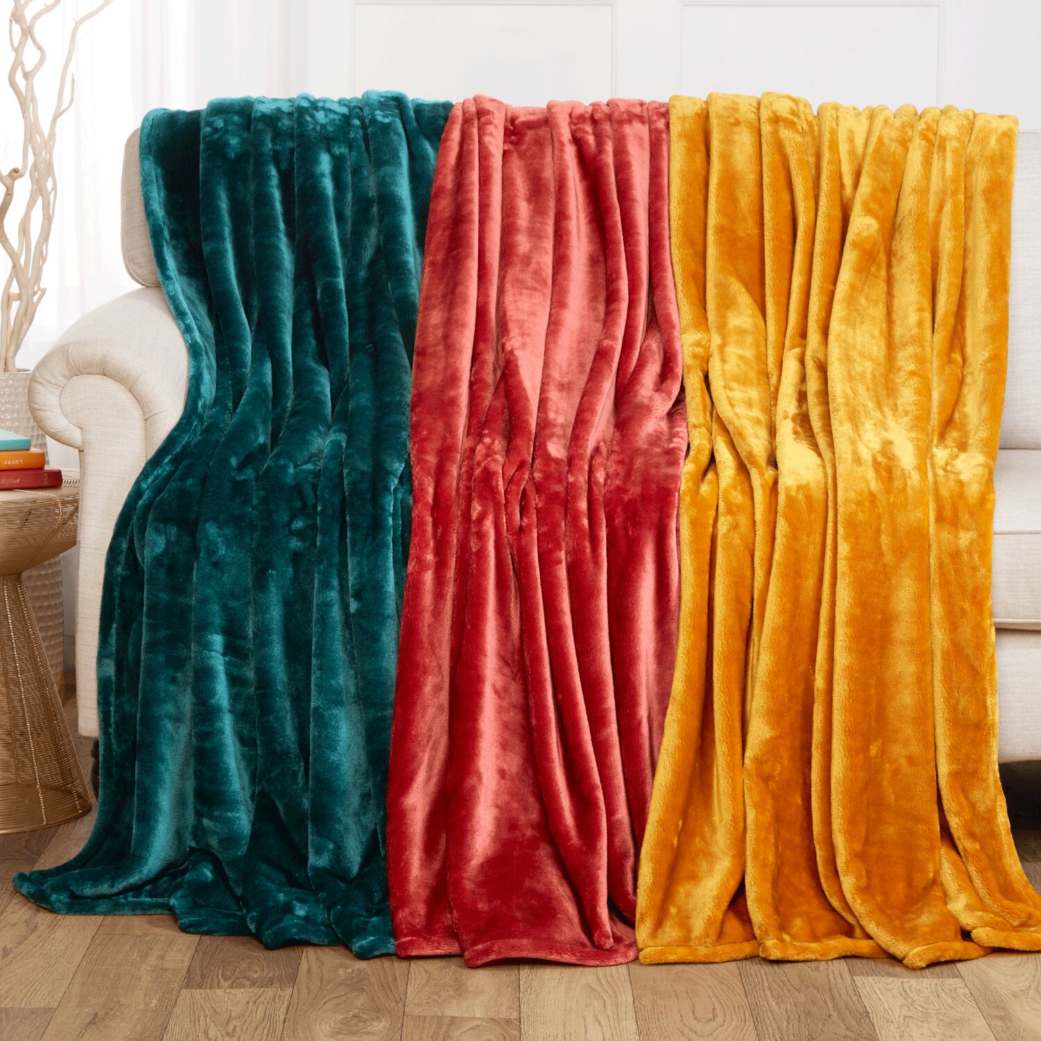 Plush velvet throw blankets 2025