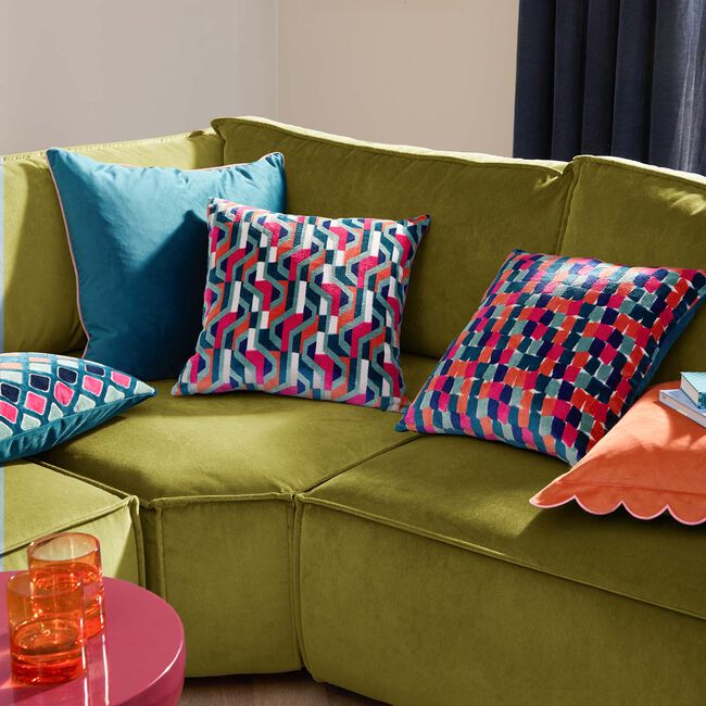 FURN METRO PRISM 45X45 MULTI Cushion