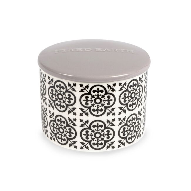Fired Earth Black Tea & Jasmine Large Candle