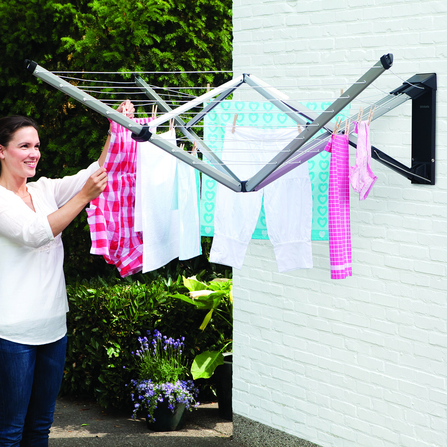 wall mounted clothes line