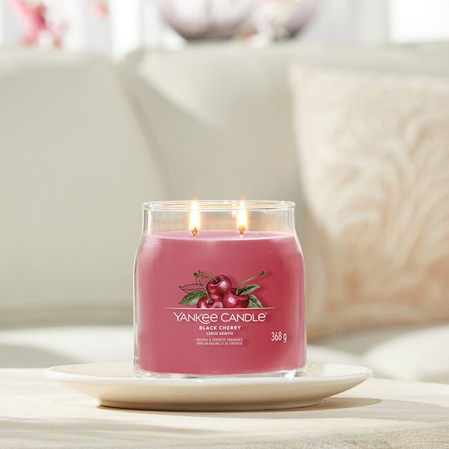 Yankee Candle® Medium Jar - Black Cherry