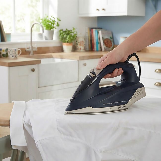 Beldray 2200W Safeglide Steam Iron