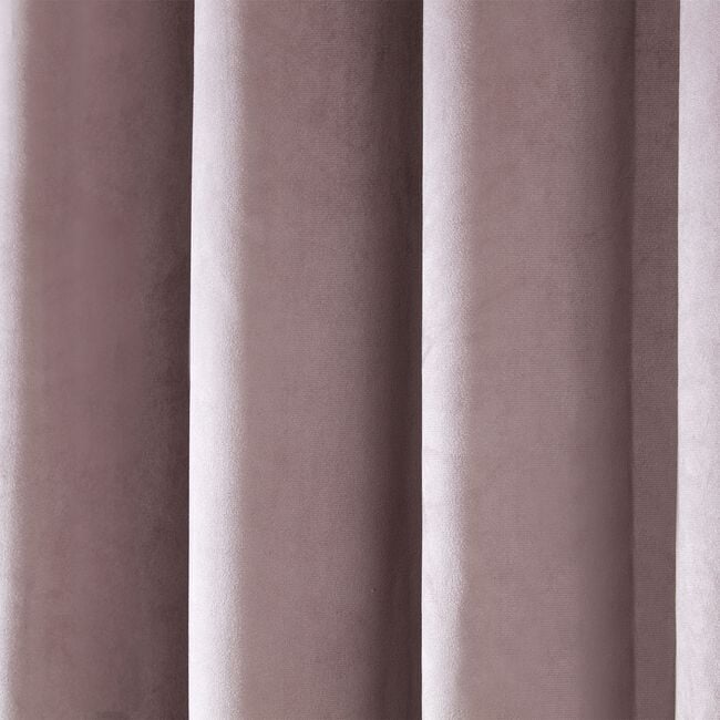 BLACKOUT & THERMAL VELVET BLUSH  66x54 Curtain