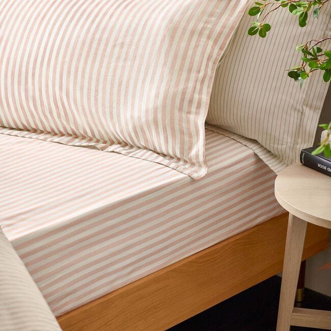 HEBDEN King Fitted Sheet Blush