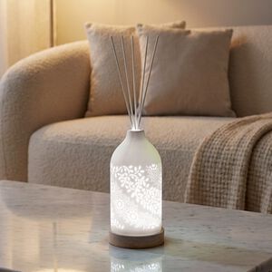 Woodbridge LED Ceramic Reed Diffuser Leaf