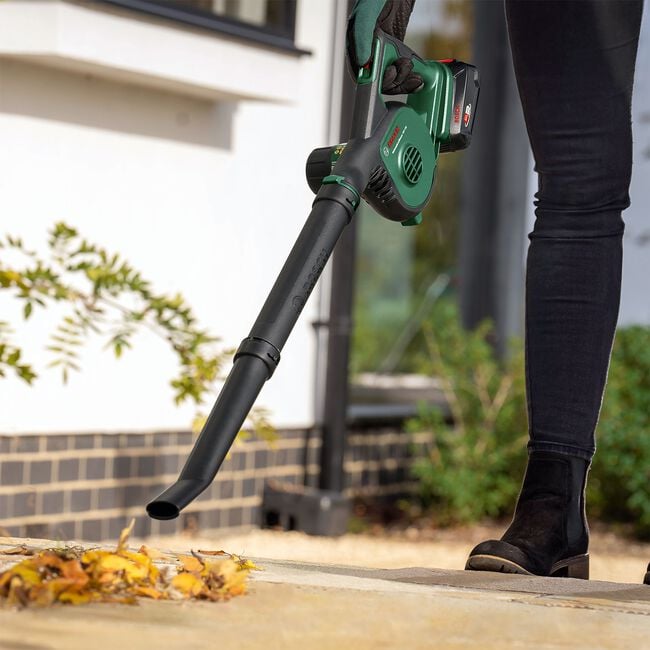 Bosch Universal Leaf Blower 18V-130 Cordless