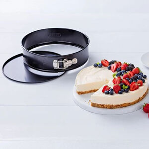 Pyrex® Magic Springform Pan 25cm