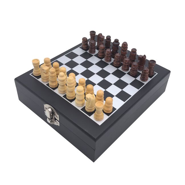 Cashel Living Chess Wine Accessory Set