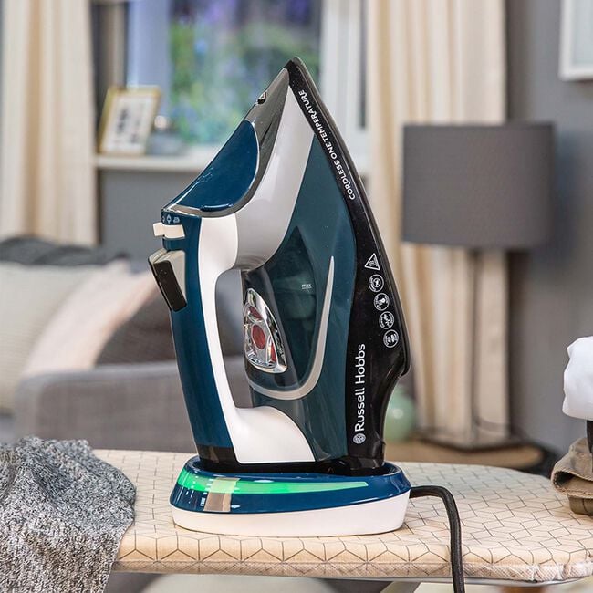 Russell Hobbs Cordless One-Temp Steam Iron