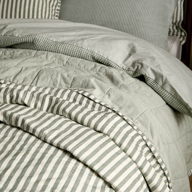 YARD HEBDEN STRIPE FOREST/ BAY GREEN 150x200cm Bedspread 