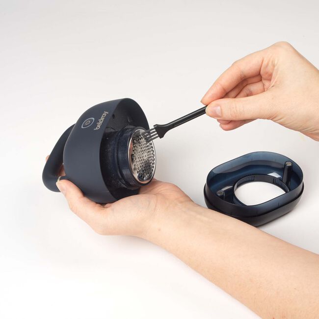 Beldray Easy Empty Electric Lint Remover