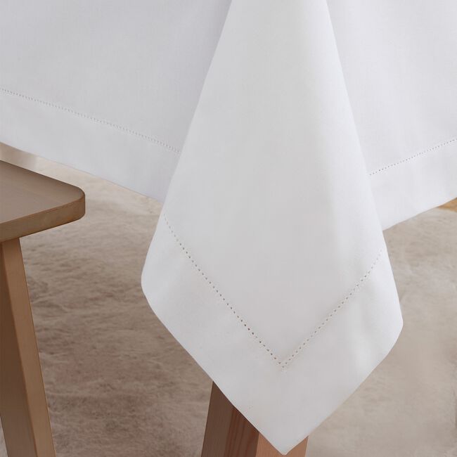 Dobby Stitch White Table Cloth 160x183cm