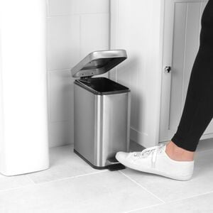 BELDRAY 5 LITRE STAINLESS STEEL SOFT-Close Pedal Bin