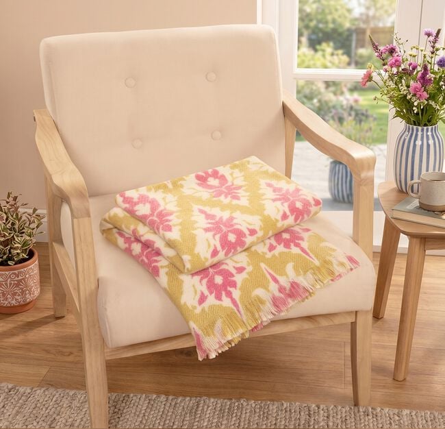 Raspberry Coulis 140cm x 180cm Throw