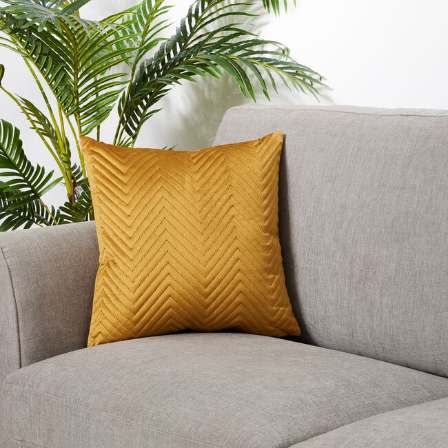 TRIANGLE STITCH GOLD 45X45 Cushion