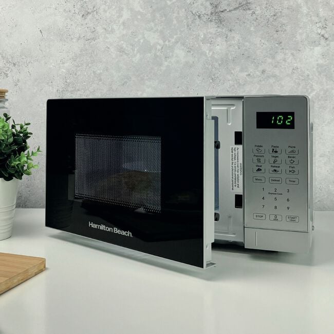 HAMILTON BEACH ESSENTIALS 20L Silver Digital Microwave