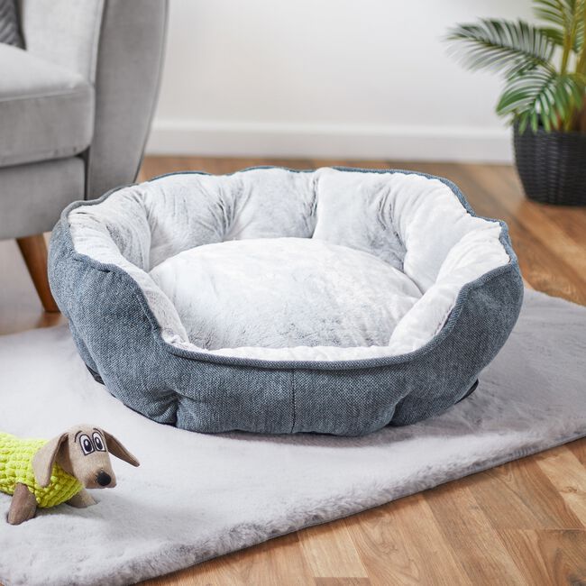 Soft Plush Chenille Pet Bed - Large