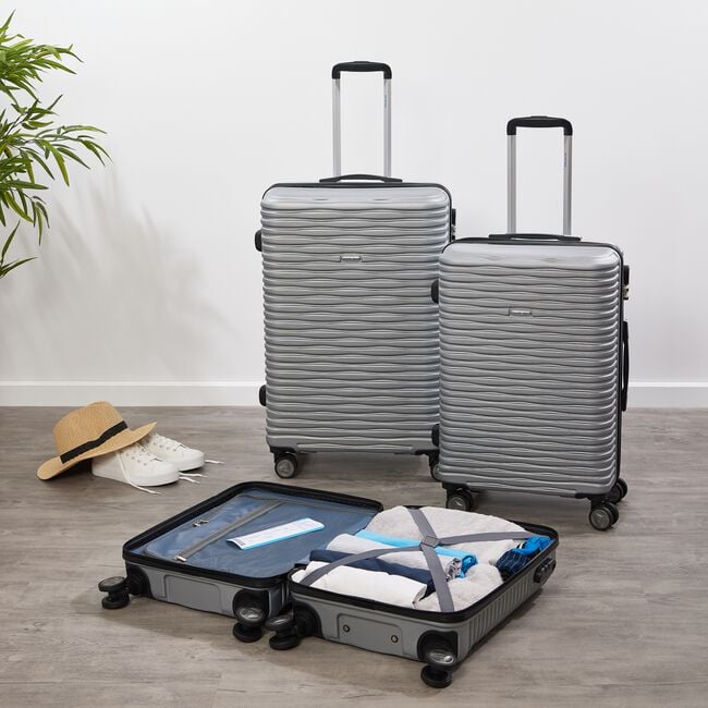 MEDIUM LIGHTWEIGHT HARDSHELL LUGGAGE - SILVER