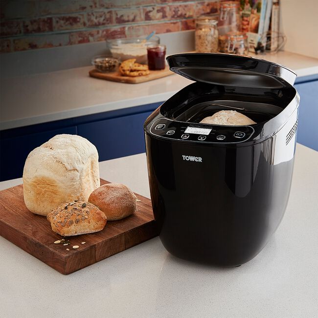 Tower Black Digital 550W 2lb Bread Maker