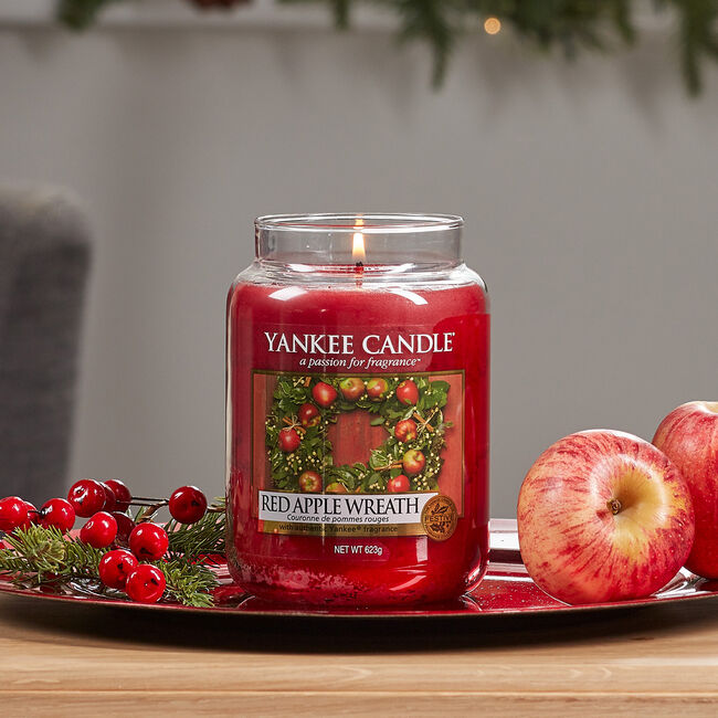 Yankee Candle® Red Apple Wreath Large Jar 22oz