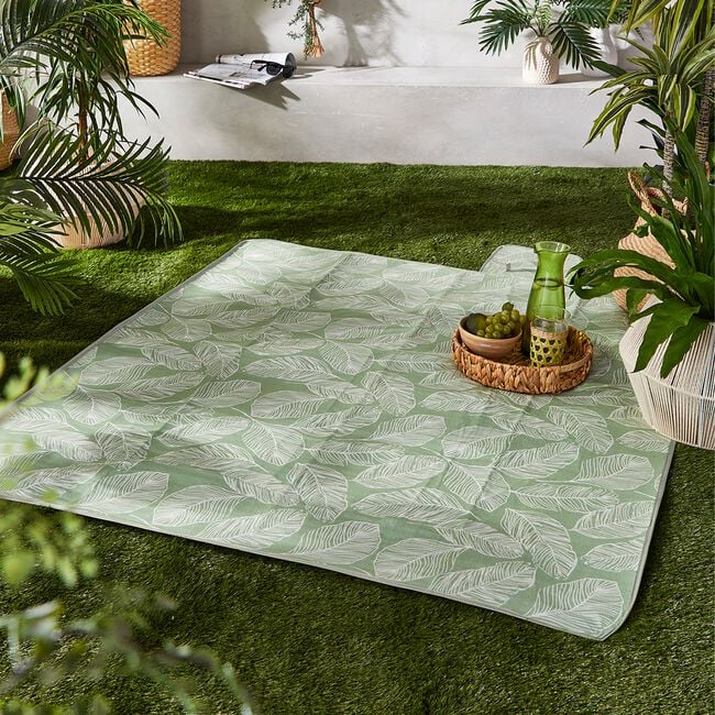 Fusion Matteo 135cm x 150cm Picnic Blanket