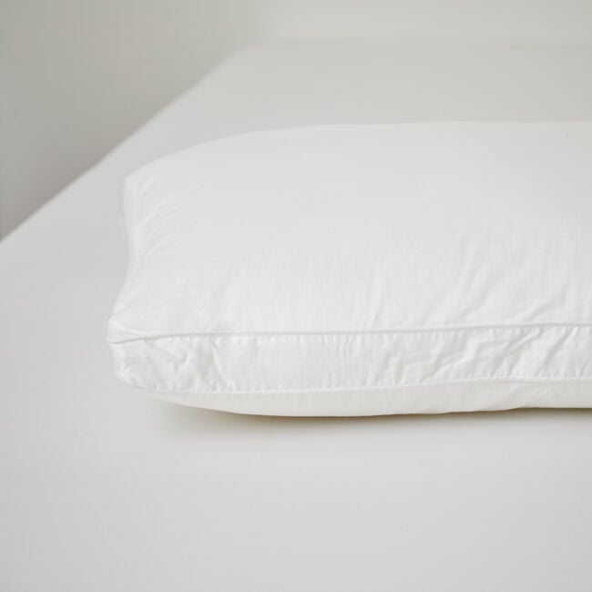 Love Your Bed Luxury Side Sleeper Pillow 