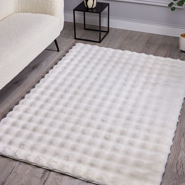 FAUX RABBIT BUBBLE CREAM 80x150cm Rug 31A