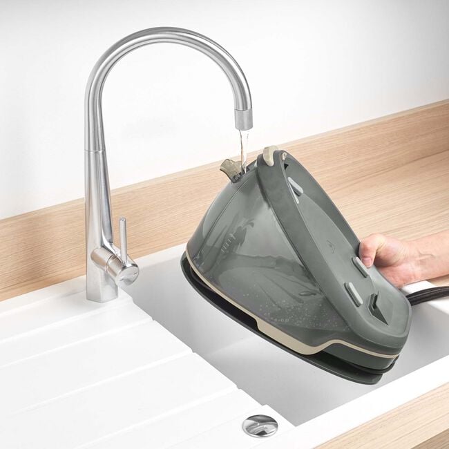 Beldray Power Pro 2.5L Steam Station Iron