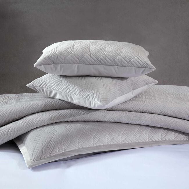Quilted Hotel Velvet Pillowshams 50 x75cm - Grey