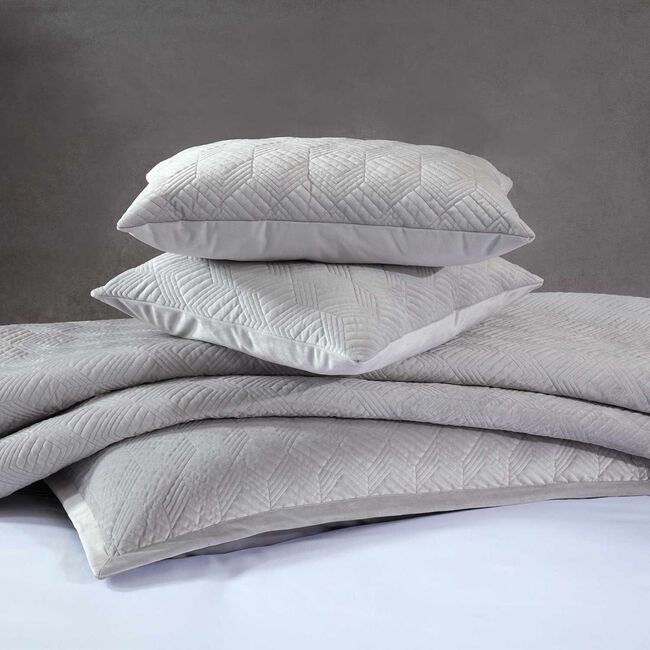Quilted Hotel Velvet Pillowshams 50 x75cm - Grey