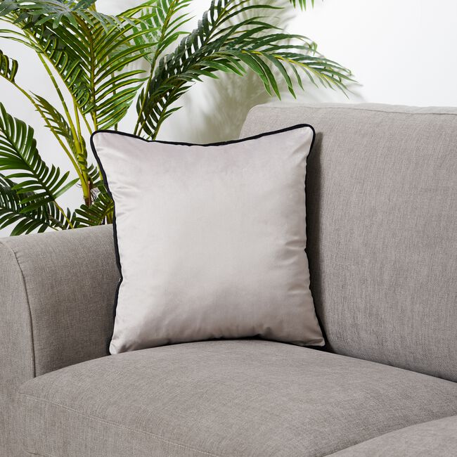 NAOMI SILVER 45X45 Cushion