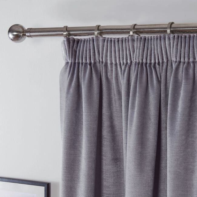 PENCIL PLEAT EMBOSSED SILVER 66x54 Curtain