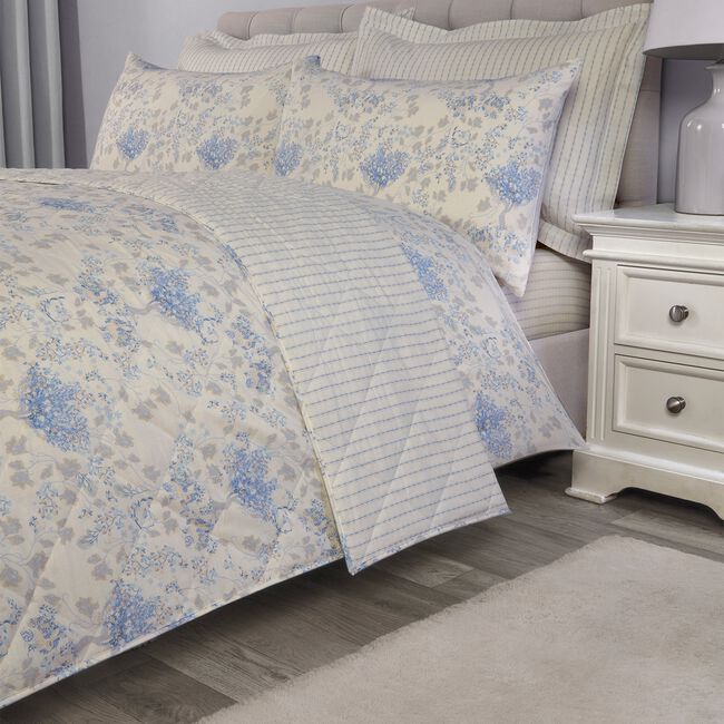 Rabbit Garden Toile Bedspread 200 x 220cm - Blue