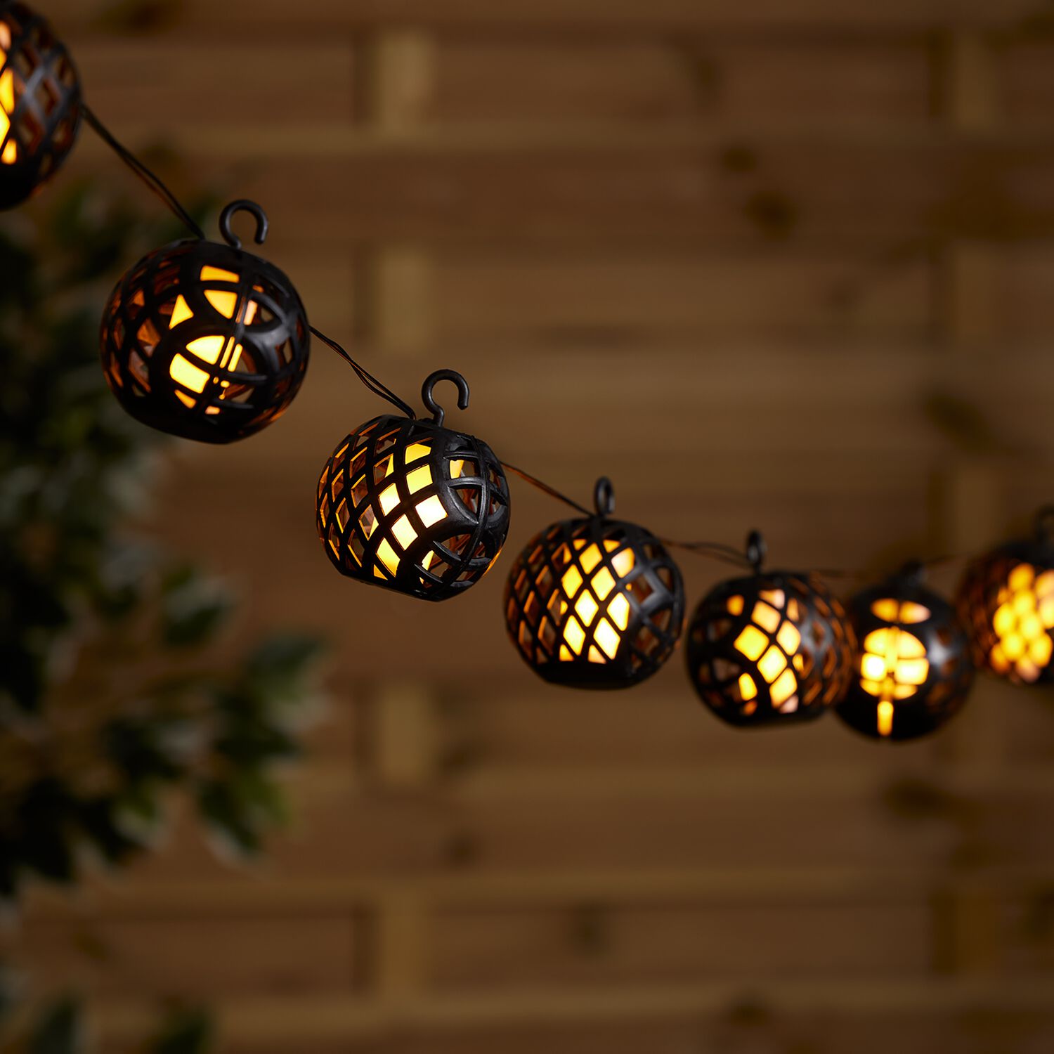 10 Flickering Flame Solar String Lights