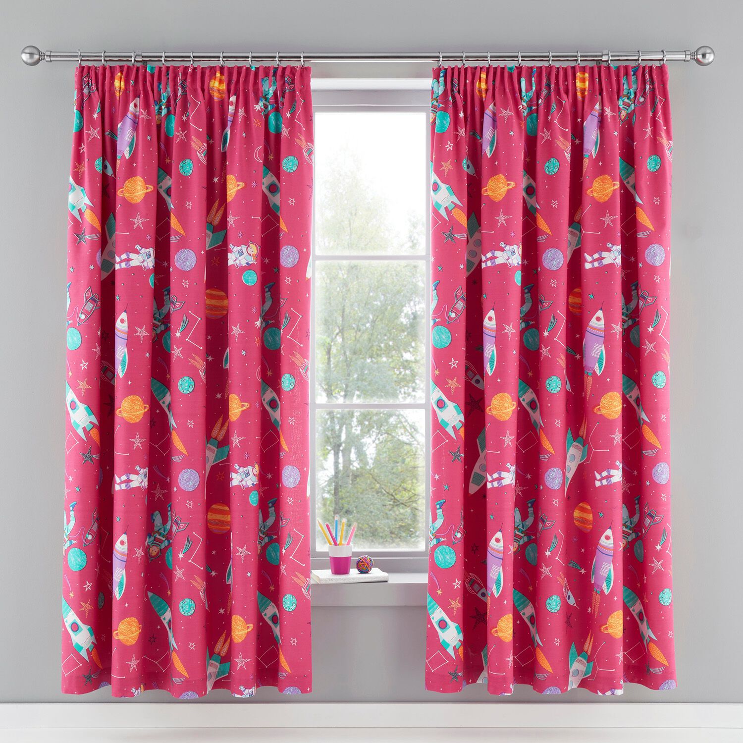PENCIL PLEAT SUPERSONIC PINK 66x72 Curtain