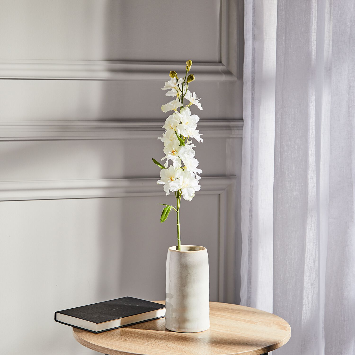 DELPHINIUM SPIKE Cream