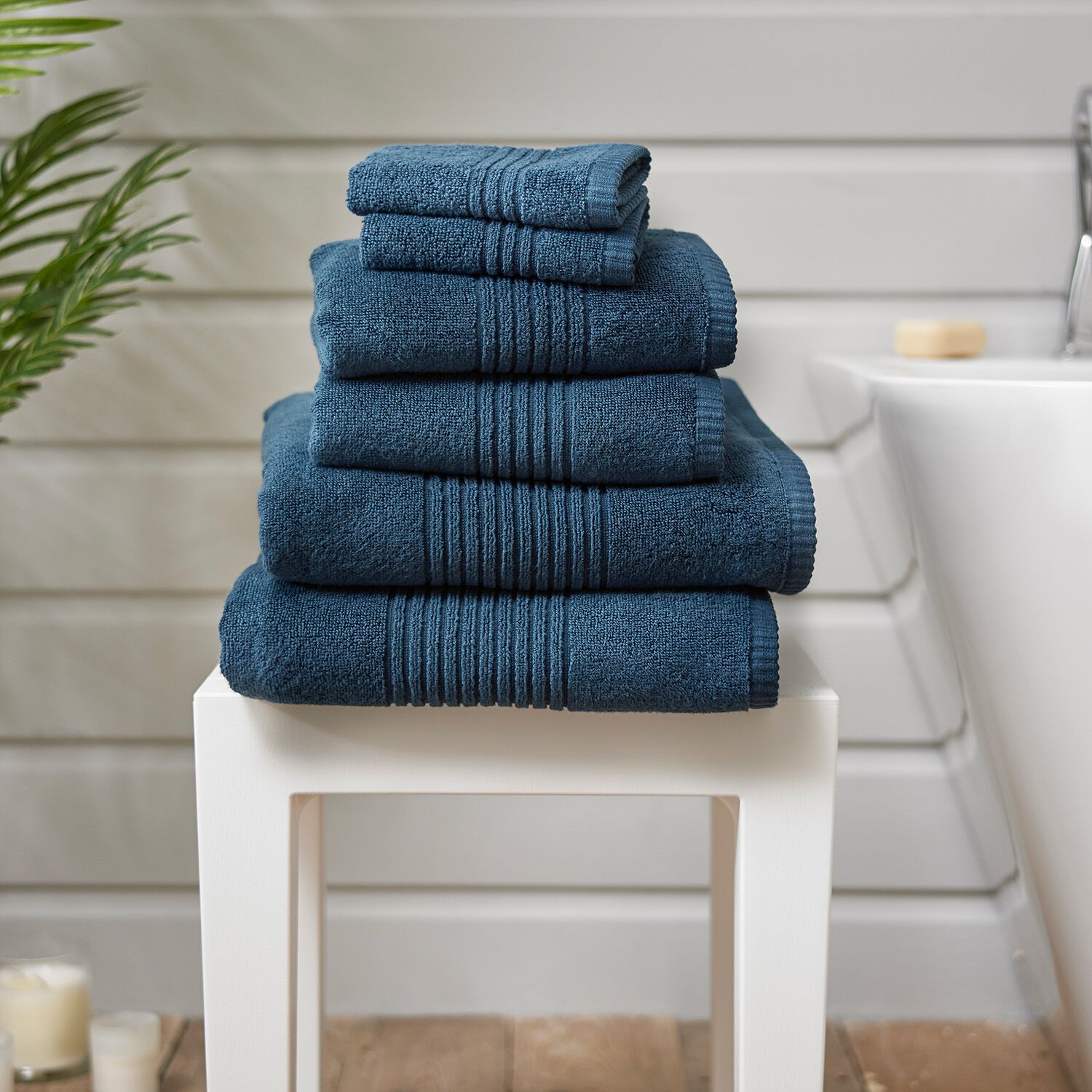 DEYONGS 450GSM ZERO TWIST NAVY Bath Sheet