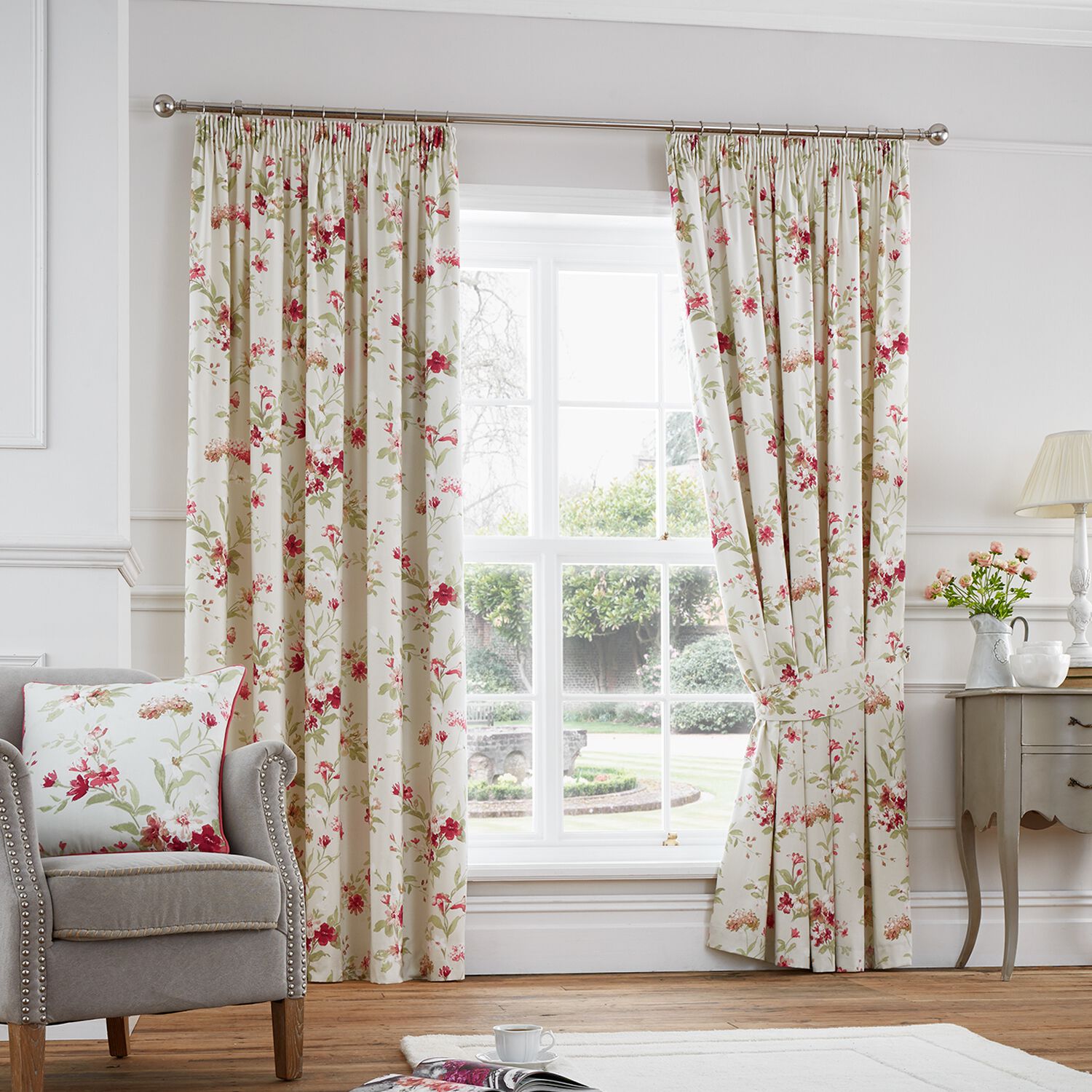 DREAMS & DRAPES JEANIE RED 66x90 Curtain