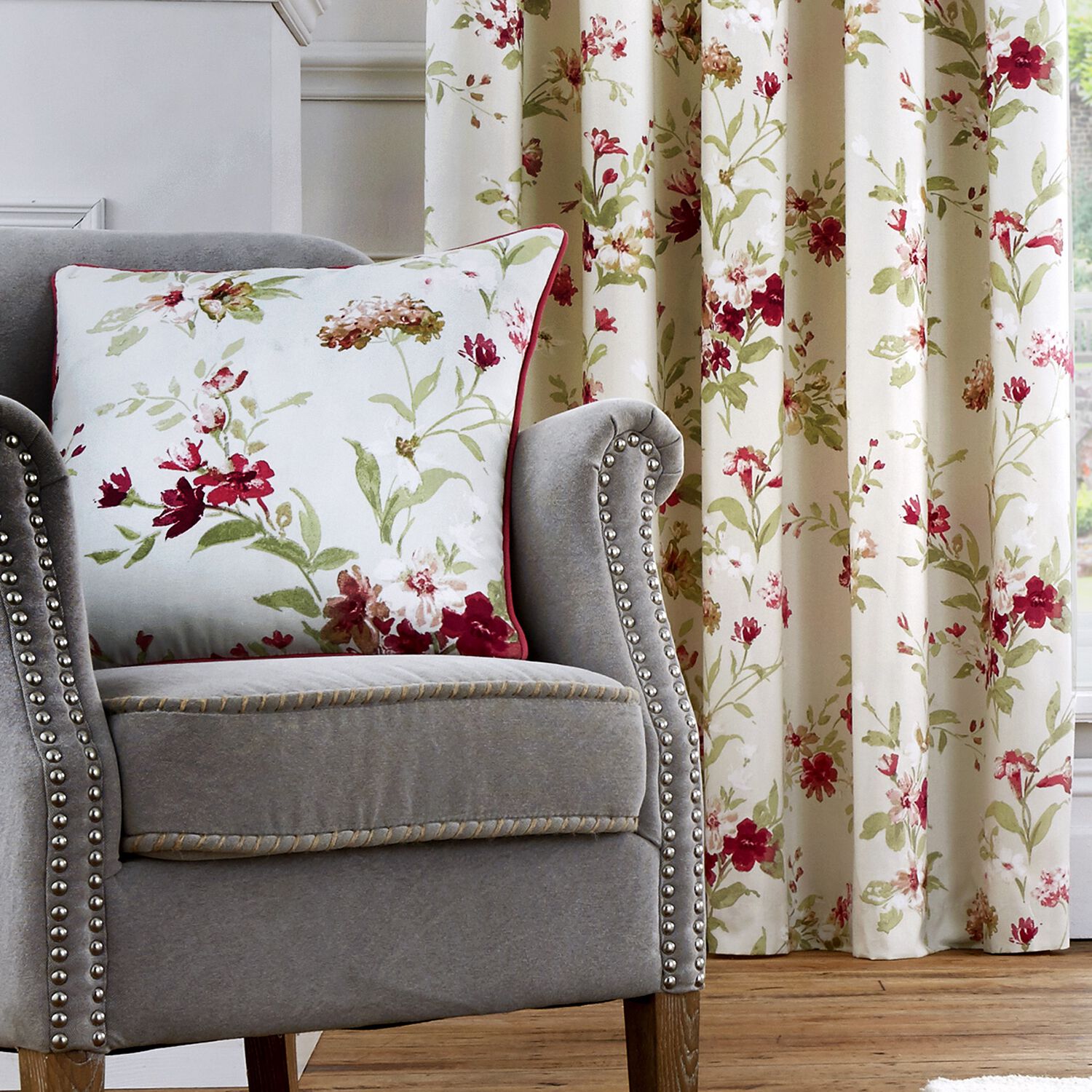 DREAMS & DRAPES JEANIE RED 45x45 Cushion