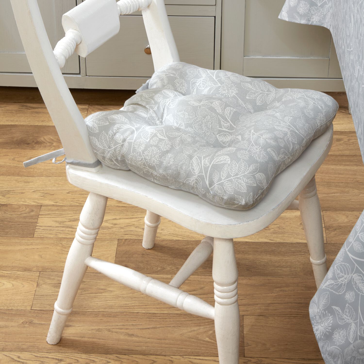 Floral Damask Seat Pad