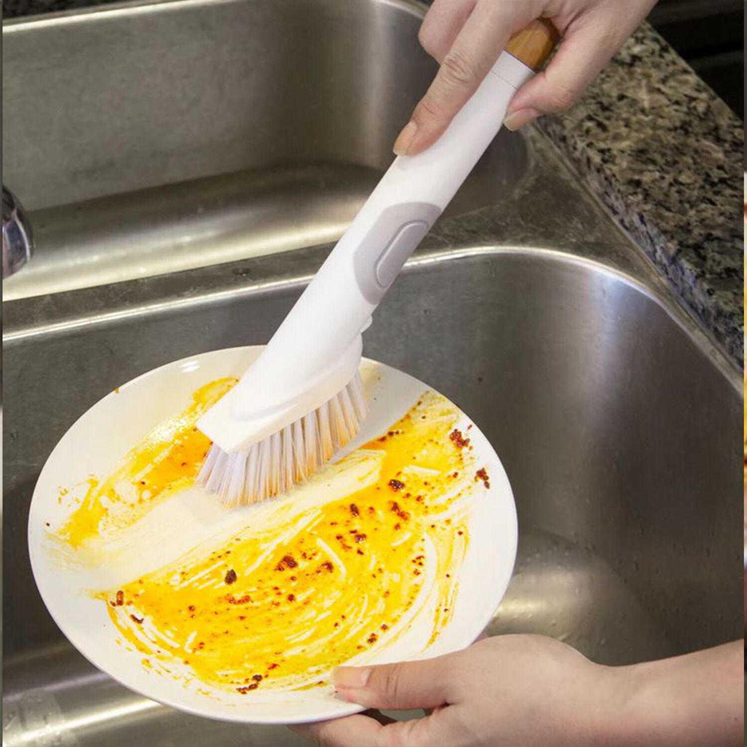 Grand Fusion Soap Dispensing Dish Brush