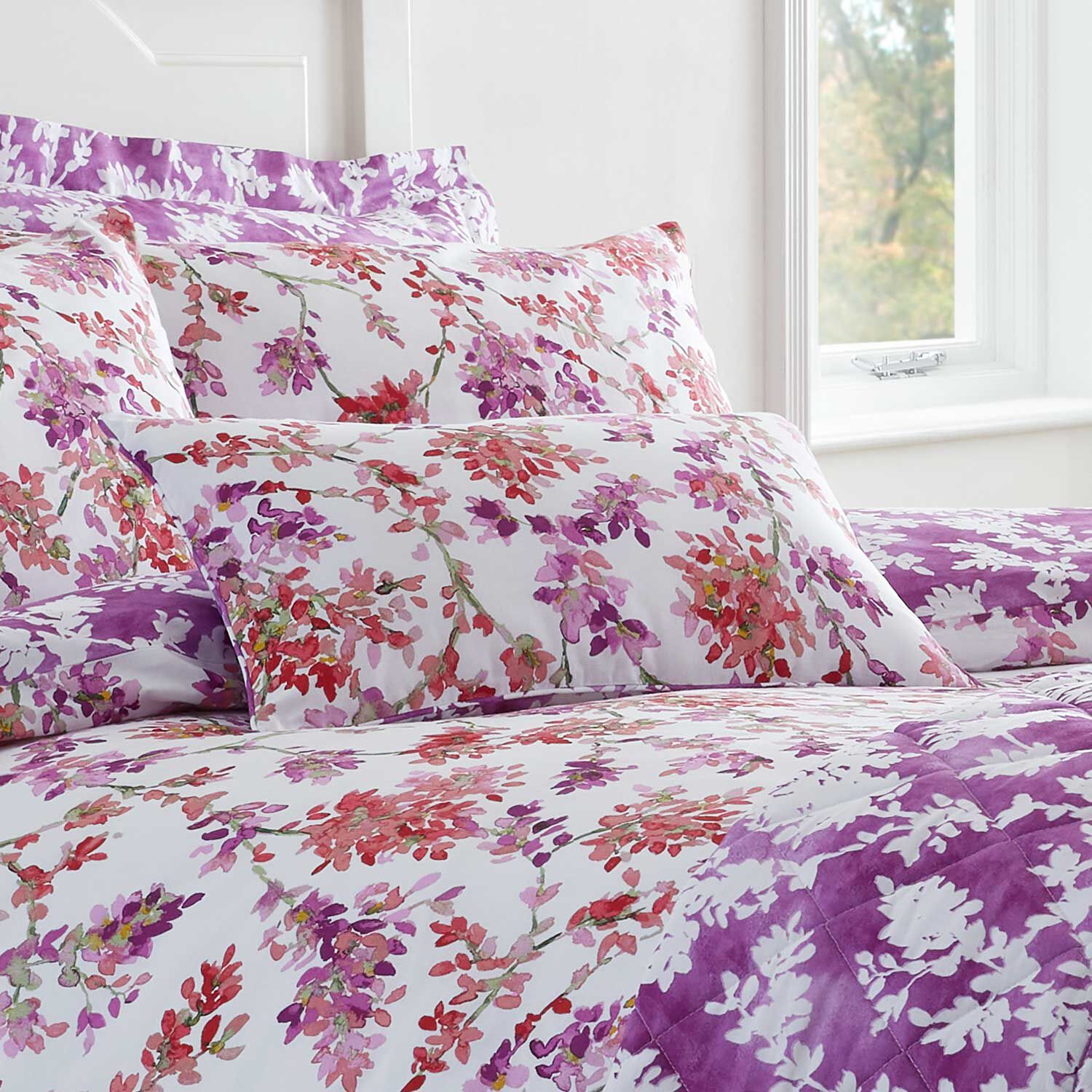 Kamilia Berry Cushion 30 x 50cm