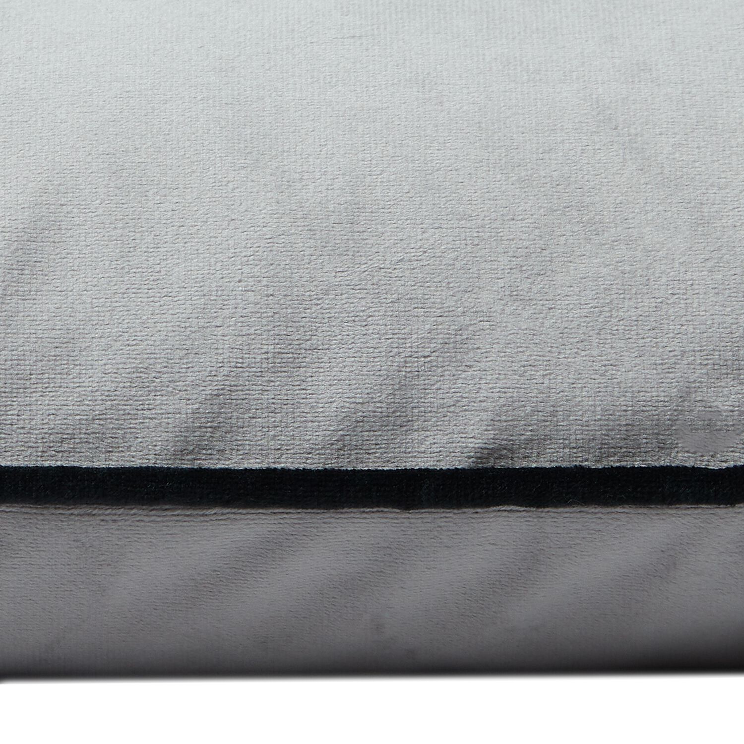 NAOMI SILVER 45X45 Cushion