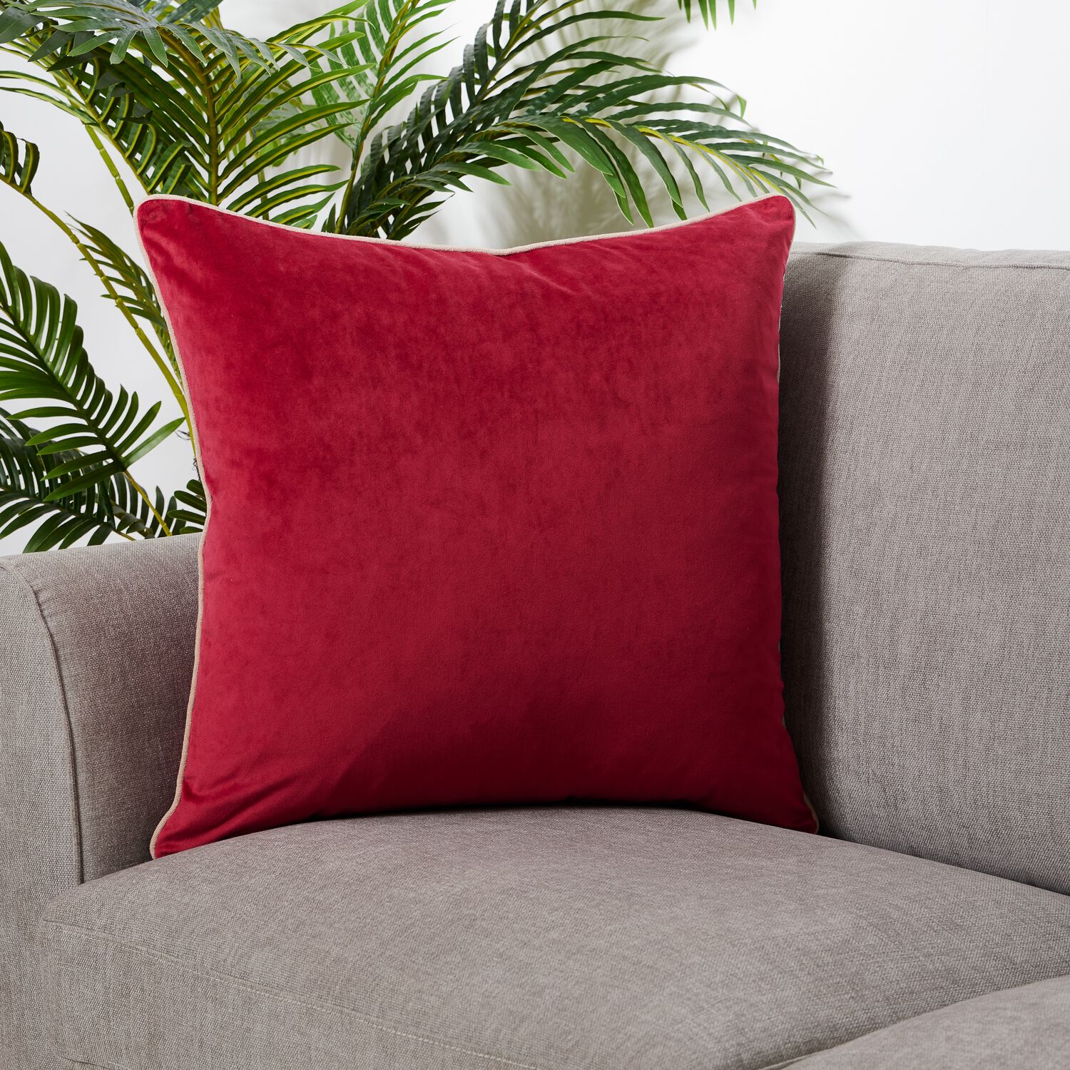 NAOMI SILVER 58x58 Cushion