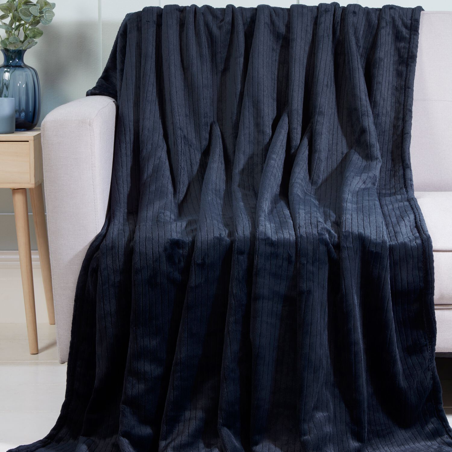 NICOLE DAY ETCHED STRIPE Navy 150x200cm Throw